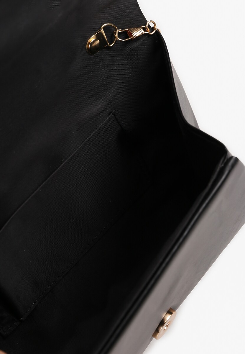 Czarna Torebka Kopertówka Zdobiona Metalowym Detalem z Dodatkowym Łańcuszkiem Vorinna