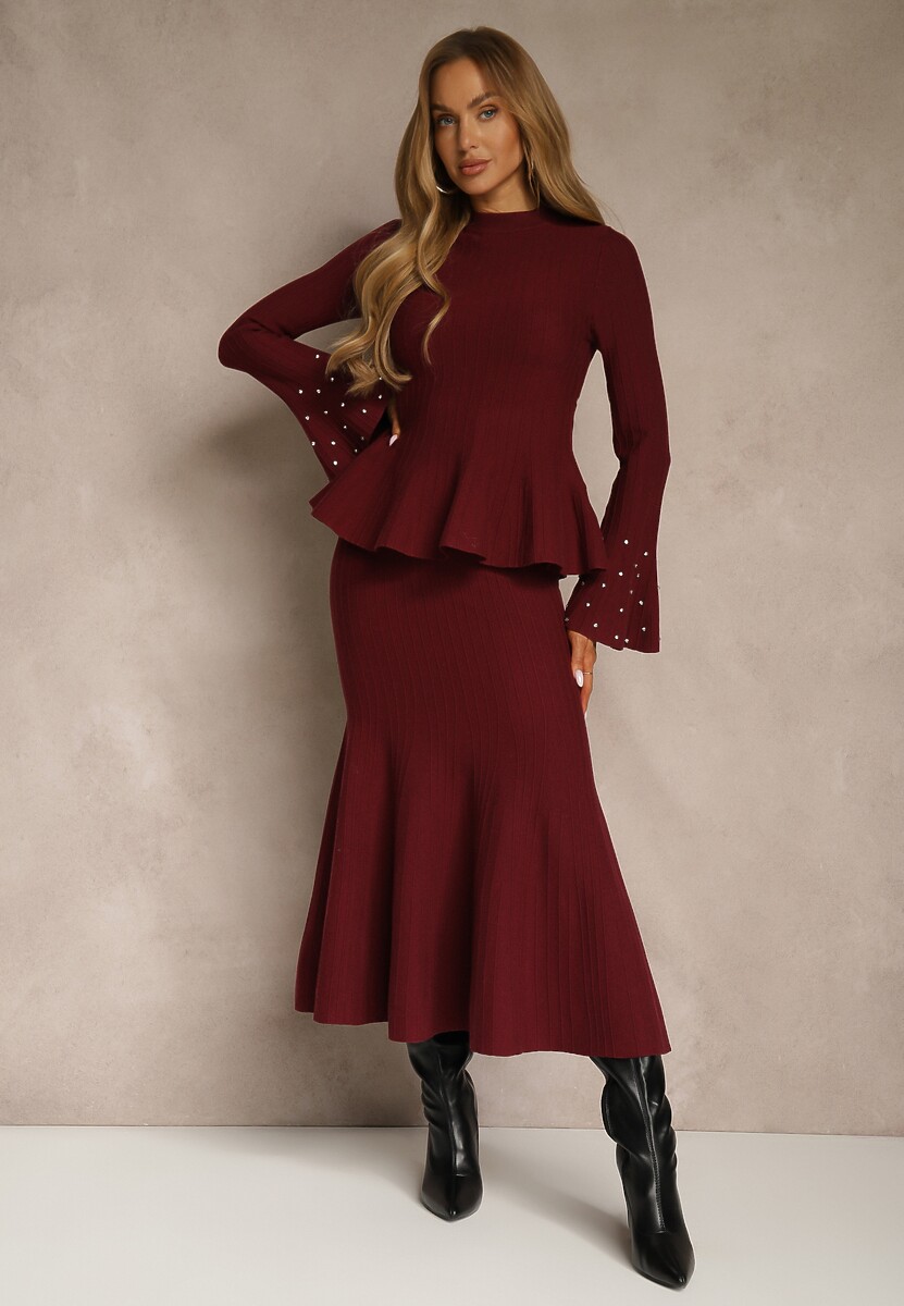 Bordowy Komplet z Dzianiny z Wiskozą Spódnica i Sweter z Baskinką i Cyrkoniami Nereza
