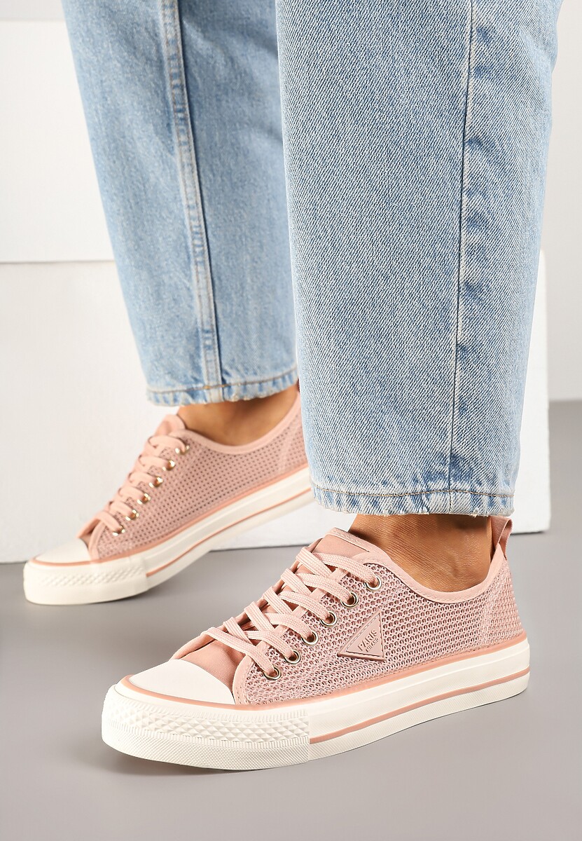 Różowe Szydełkowe Trampki o Klasycznym Fasonie Vovessa