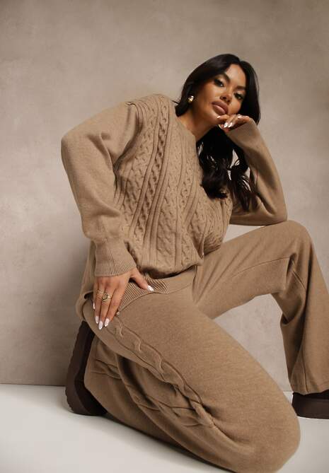 Ciemnobeżowy Dzianinowy Komplet z Wełną w Warkoczowy Splot Spodnie i Sweter Reinette