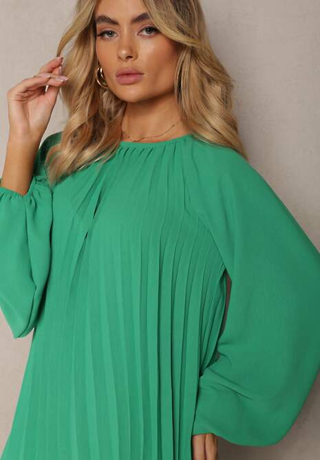Zielona Rozkloszowana Sukienka Ozdobiona Plisowaniem i Bufiastymi Rękawami Ksarina