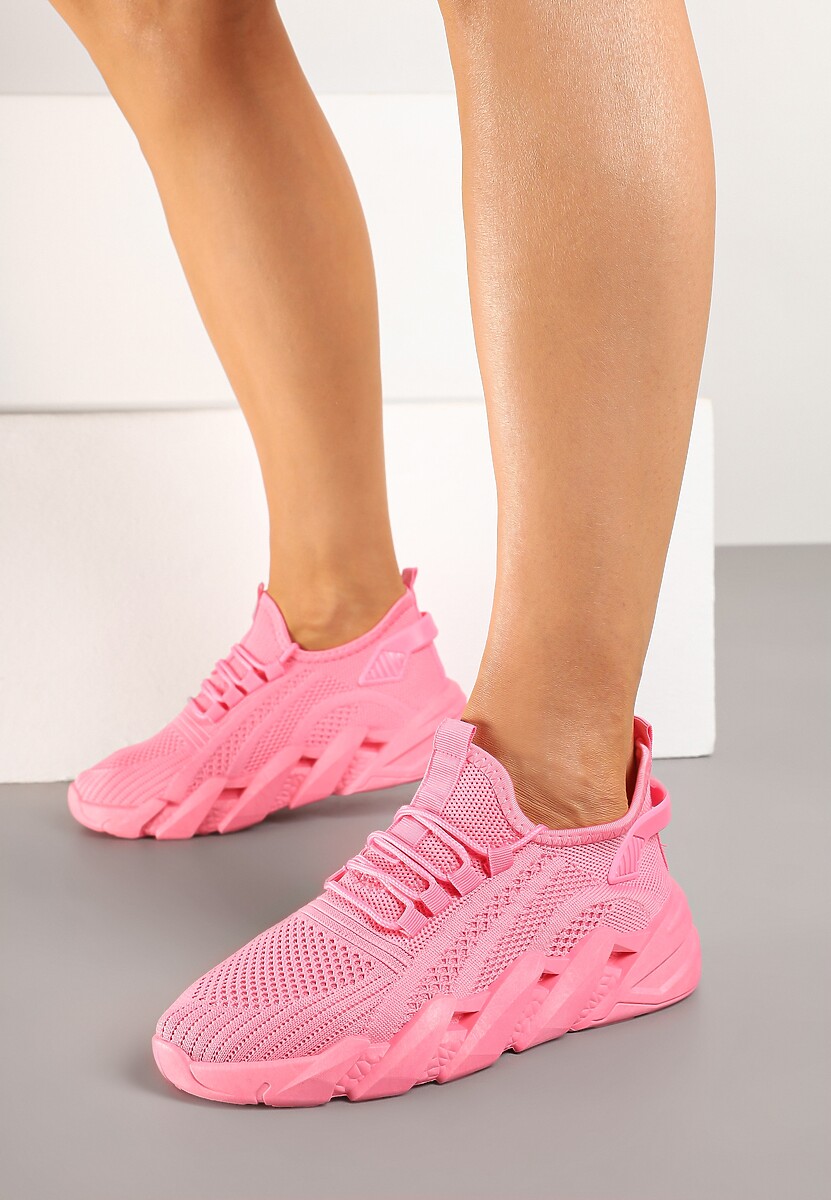 Czarne Sneakersy na Tłoczonej Platformie Tatilora