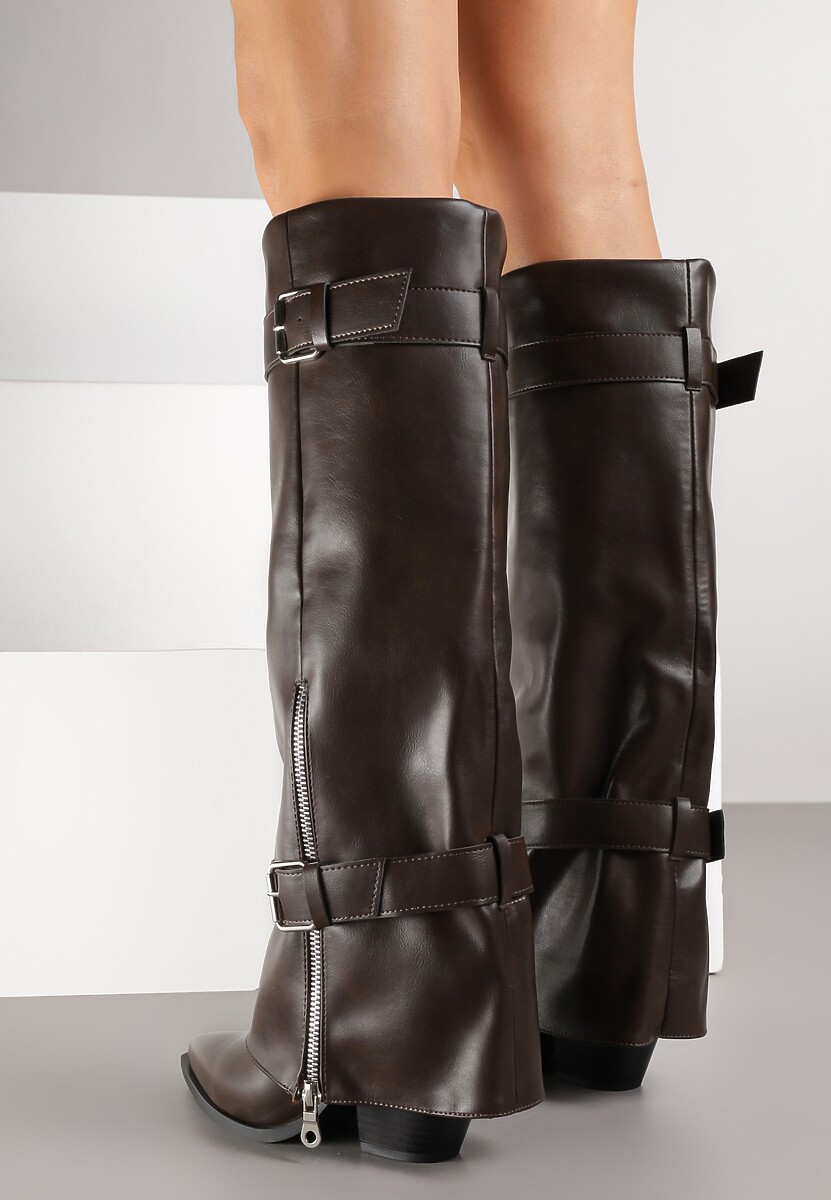 Brązowe Kozaki na Stożku z Cholewką Imitującą Nogawkę z Klamrami i Suwakiem Erseria