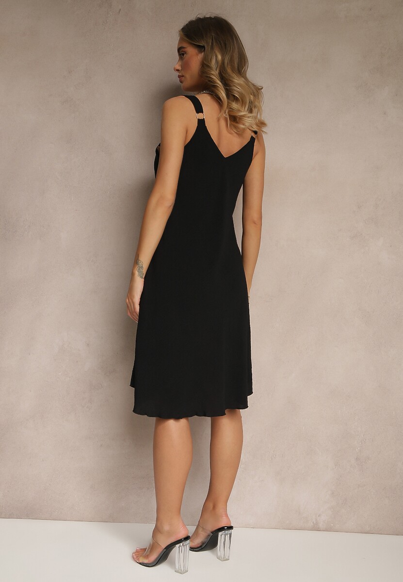 Czarna Trapezowa Sukienka z Wiskozy na Ramiączkach z Dekoltem w Serek Folianne