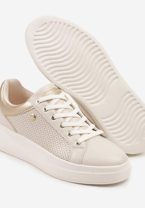 Jasnobeżowe Sneakersy Typu Tenisówki z Ozdobną Perforacją Mariselia