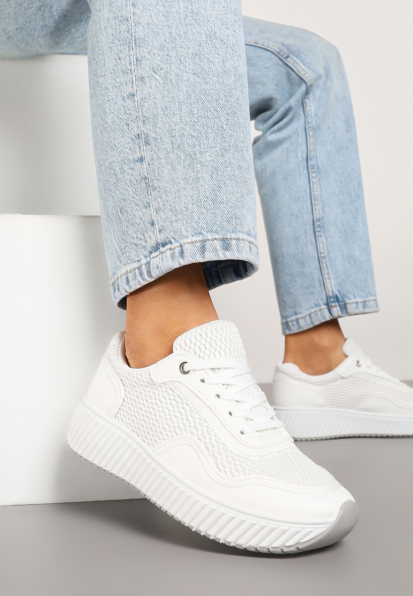 Białe Sneakersy na Tłoczonej Platformie Wilaria