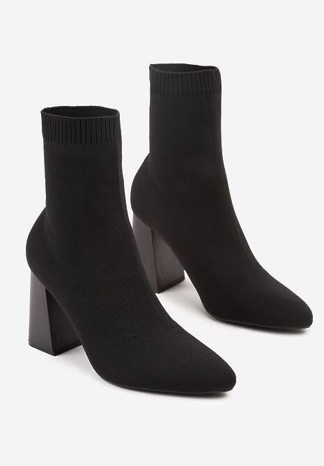 Czarne Botki Vices na Słupku o Geometrycznym Kształcie i Elastyczną Cholewką Falessea