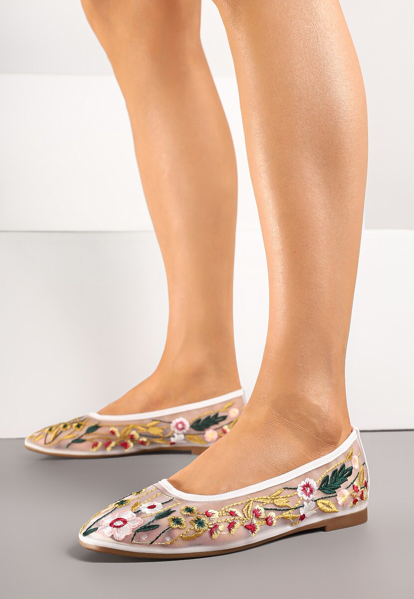 Białe Haftowane Balerinki z Siateczki z Kwiatowym Motywem Feviane