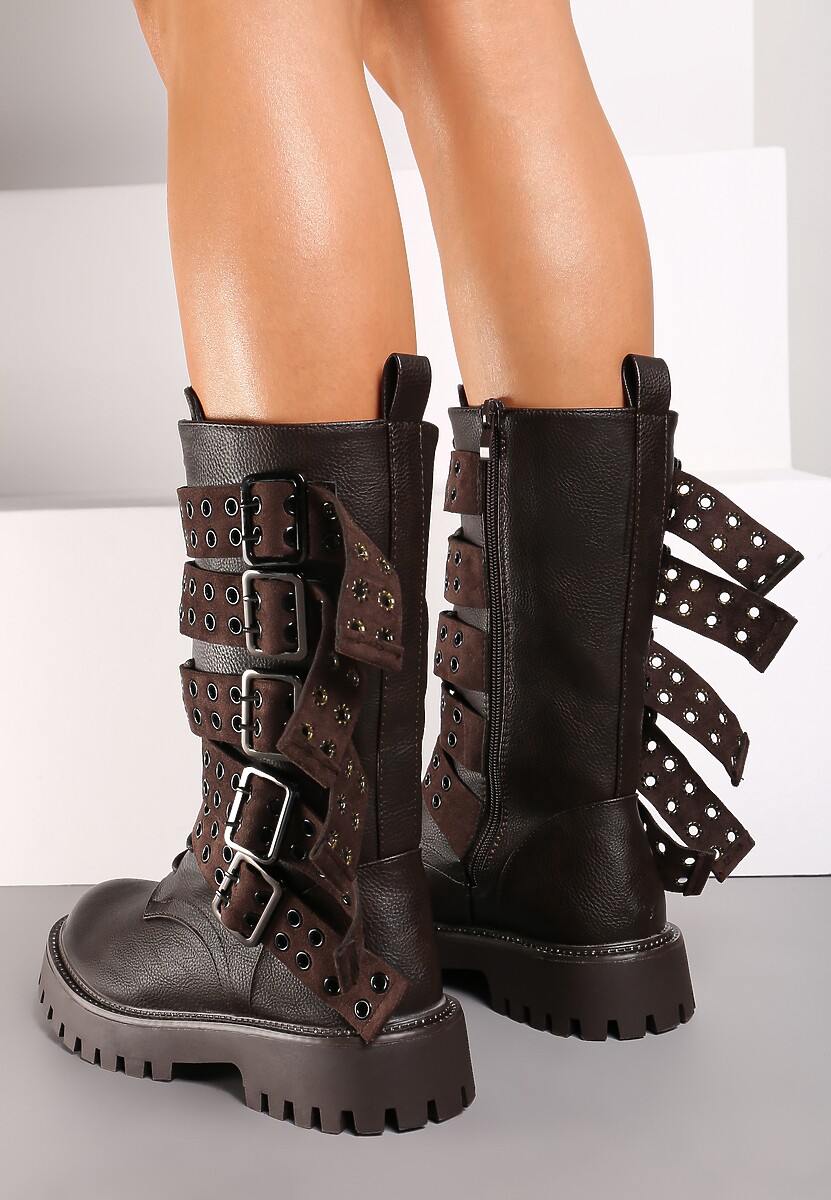 Brązowe Botki Bikery Ozdobione Paskami z Klamrami i Oczkami Kaletniczymi Niriel