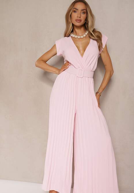 Różowy Kopertowy Kombinezon Wide Leg Zdobiony Plisami i Paskiem z Klamrą Salirella
