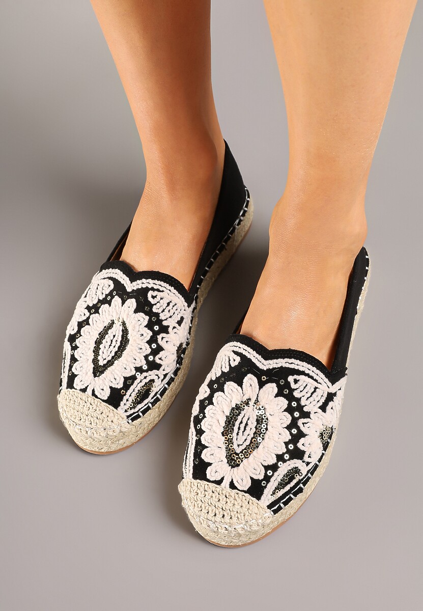 Czarne Espadryle Ozdobione Haftem i Cekinami na Podeszwie z Plecionki Merindoria