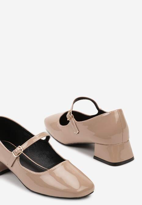 Beżowe Czółenka Lakierowane na Słupku Wykończone Paskiem i Sprzączką Nadrina