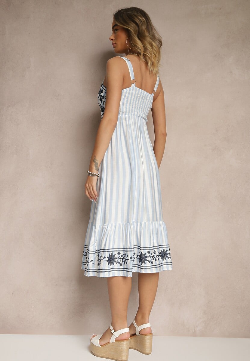 Niebieska Bawełniana Sukienka z Ozdobnym Haftem Redemae