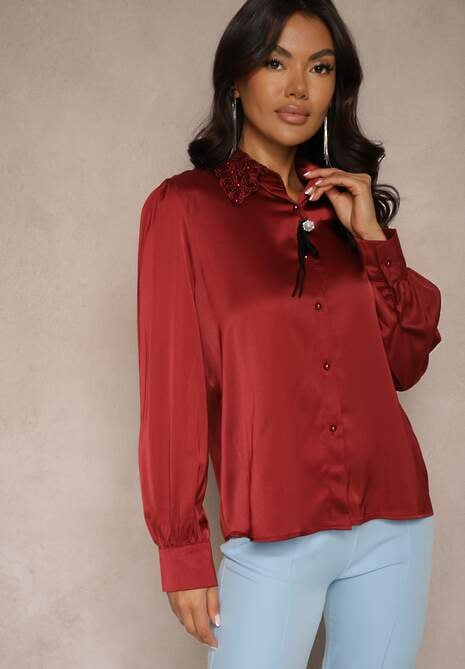 Bordowa Koszula z Bufiastymi Rękawami Kołnierzem z Perłami i Broszką Gonathiel