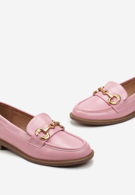 Różowe Mokasyny z Ekoskóry na Płaskiej Podeszwie Ozdobione Klamrą i Przeszyciami Fiviaha