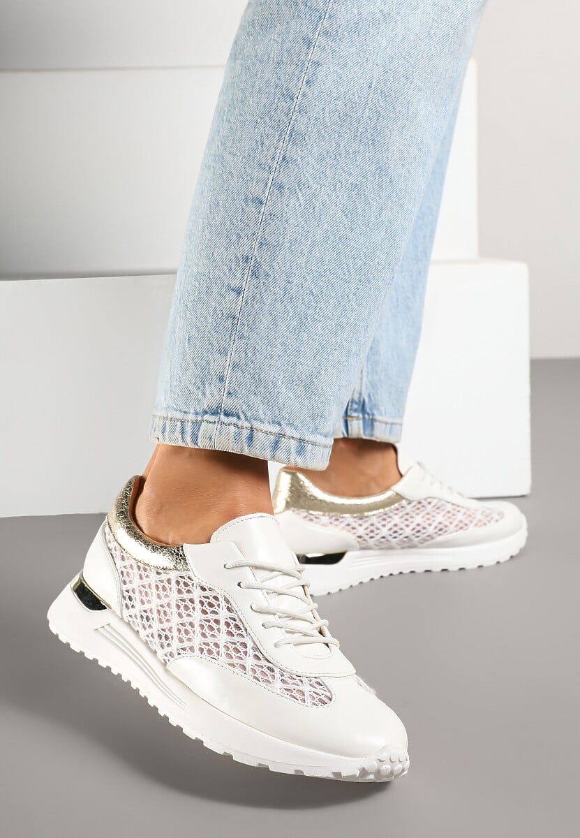 Białe Sneakersy z Ażurowym Zdobieniem i Metalicznymi Wstawkami Sesovienna