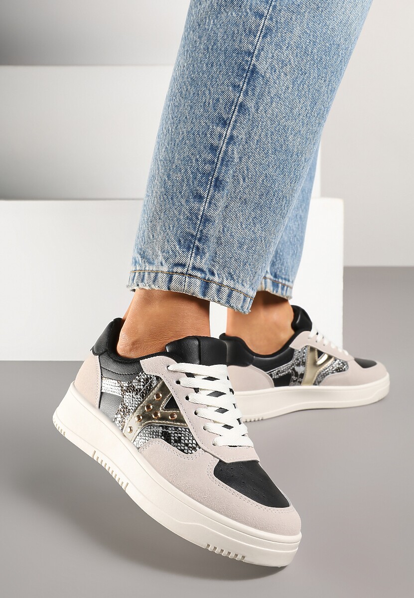 Czarno-Beżowe Sneakersy Zdobione Metaliczną Aplikacją i Imitacją Skóry Węża Sarivane