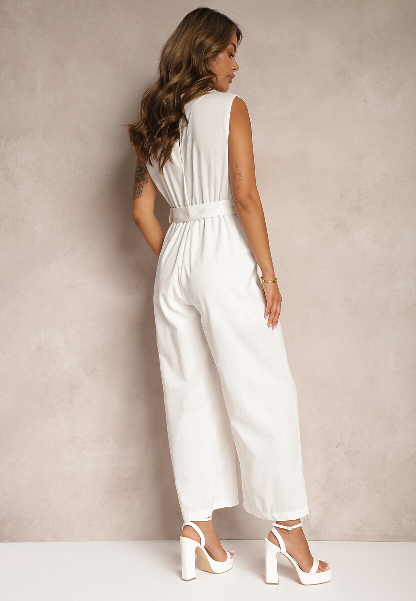 Biały Bawełniany Kombinezon z Kopertowym Dekoltem Paskiem z Klamrą i Gumką w Talii Risalen