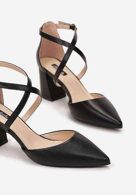 Czarne Czółenka Akisiphaeia