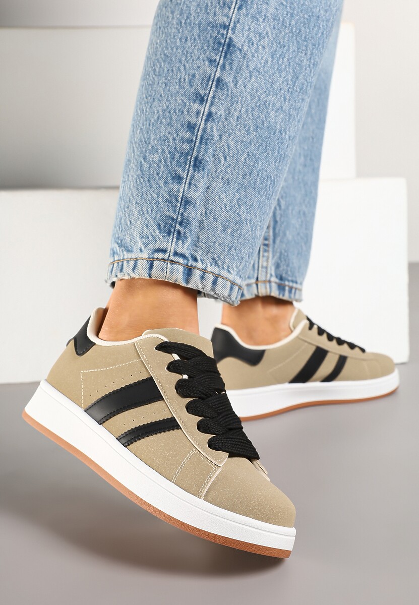 Beżowe Sneakersy na Niskiej Platformie z Naszywkami Flordexia