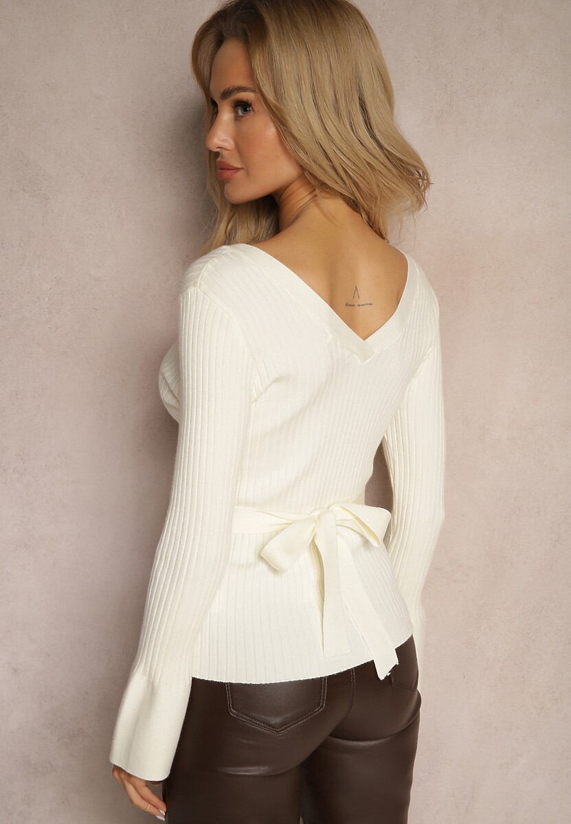 Beżowy Prążkowany Sweter z Wiskozą Ozdobiony Kwiatową Aplikacją i Paskiem Clevina