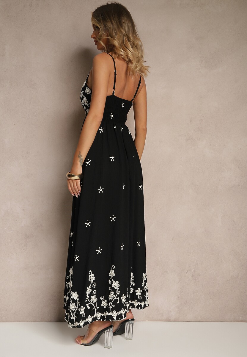 Czarna Wiskozowa Sukienka z Kopertowym Dekoltem i Haftami Sarondra