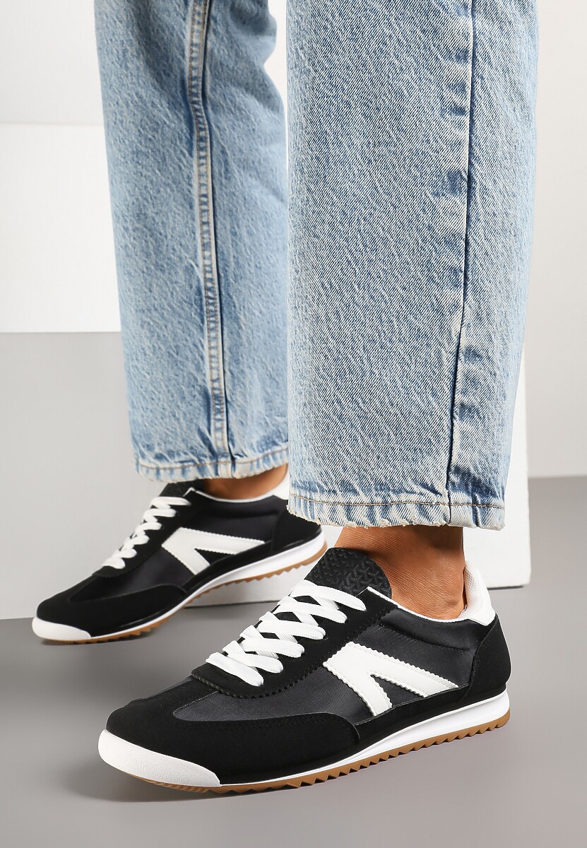 Czarne Sneakersy Ozdobione Geometrycznym Motywem Clevandra