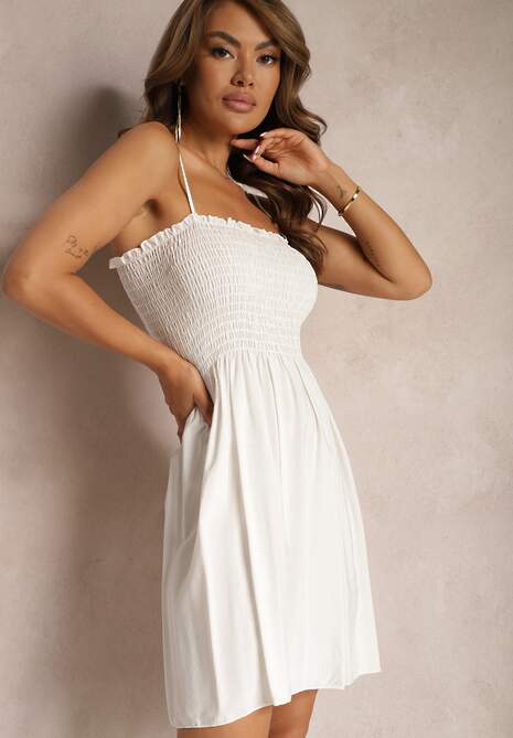 Biała Sukienka z Bawełny na Ramiączkach o Rozkloszowanym Kroju z Marszczoną Górą Christten