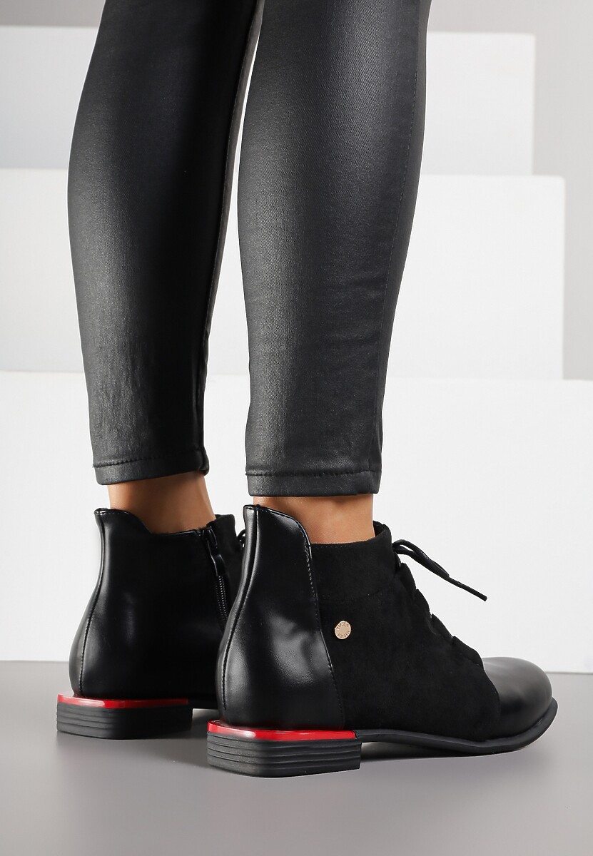 Czarne Botki Vices ze Sznurowaną Cholewką Uzvila