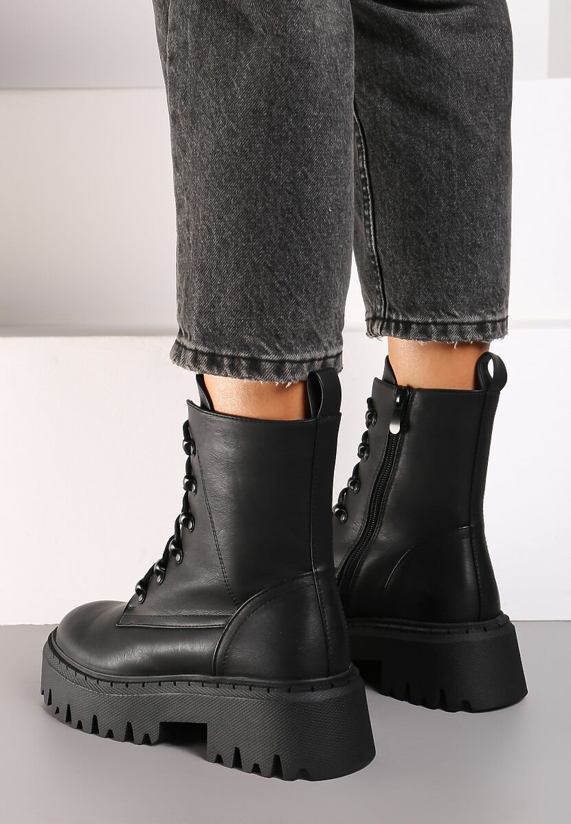 Czarne Sznurowane Botki Typu Worker na Masywnej Podeszwie Veranda