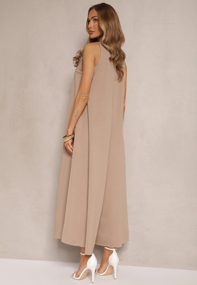 Ciemnobeżowy Kombinezon z Wiskozą Ozdobiona Kwiatem Broszką 3D Solio