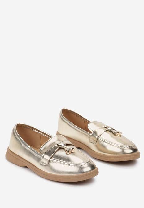 Złote Mokasyny z Imitacji Zamszu z Ozdobnym Chwostem i Zawieszkami w Kształcie Kłódki i Kółka Pakuda