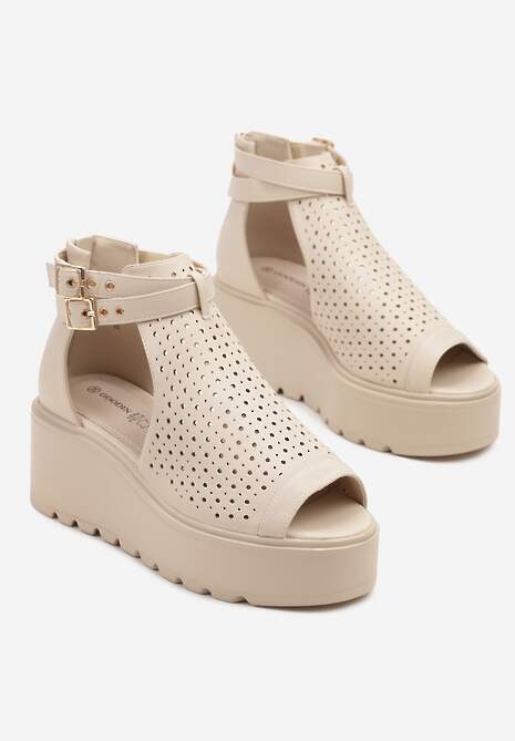 Beżowe Sandały na Koturnie z Ażurową Cholewką i Skórzaną Wkładką Evialina