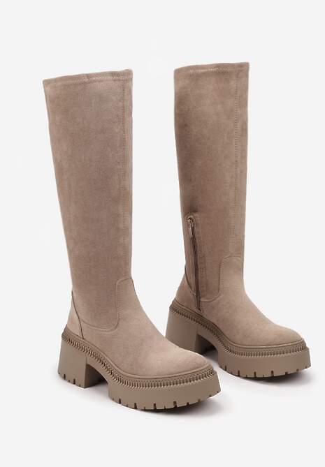 Ciemnobeżowe Długie Kozaki z Elastyczną Cholewką na Grubej Tłoczonej Podeszwie Hantrine