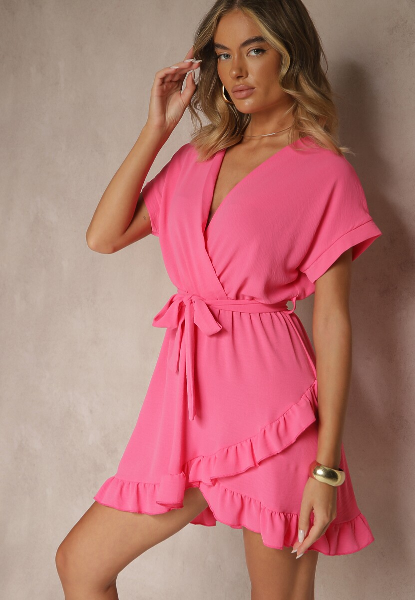 Fuksjowa Sukienka o Rozkloszowanym Kroju z Paskiem i Falbanami Addea