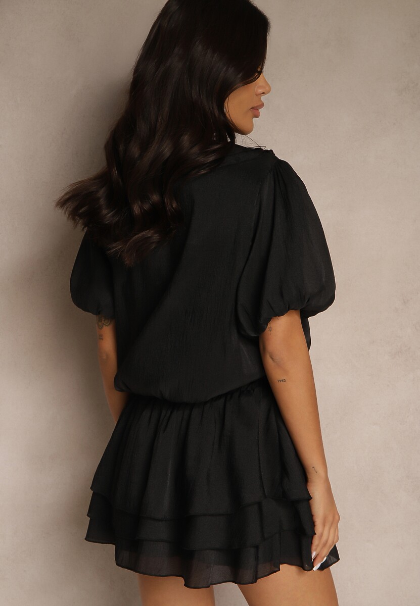 Czarna Sukienka Ozdobiona Wiązaniem i Falbanami Tilionala