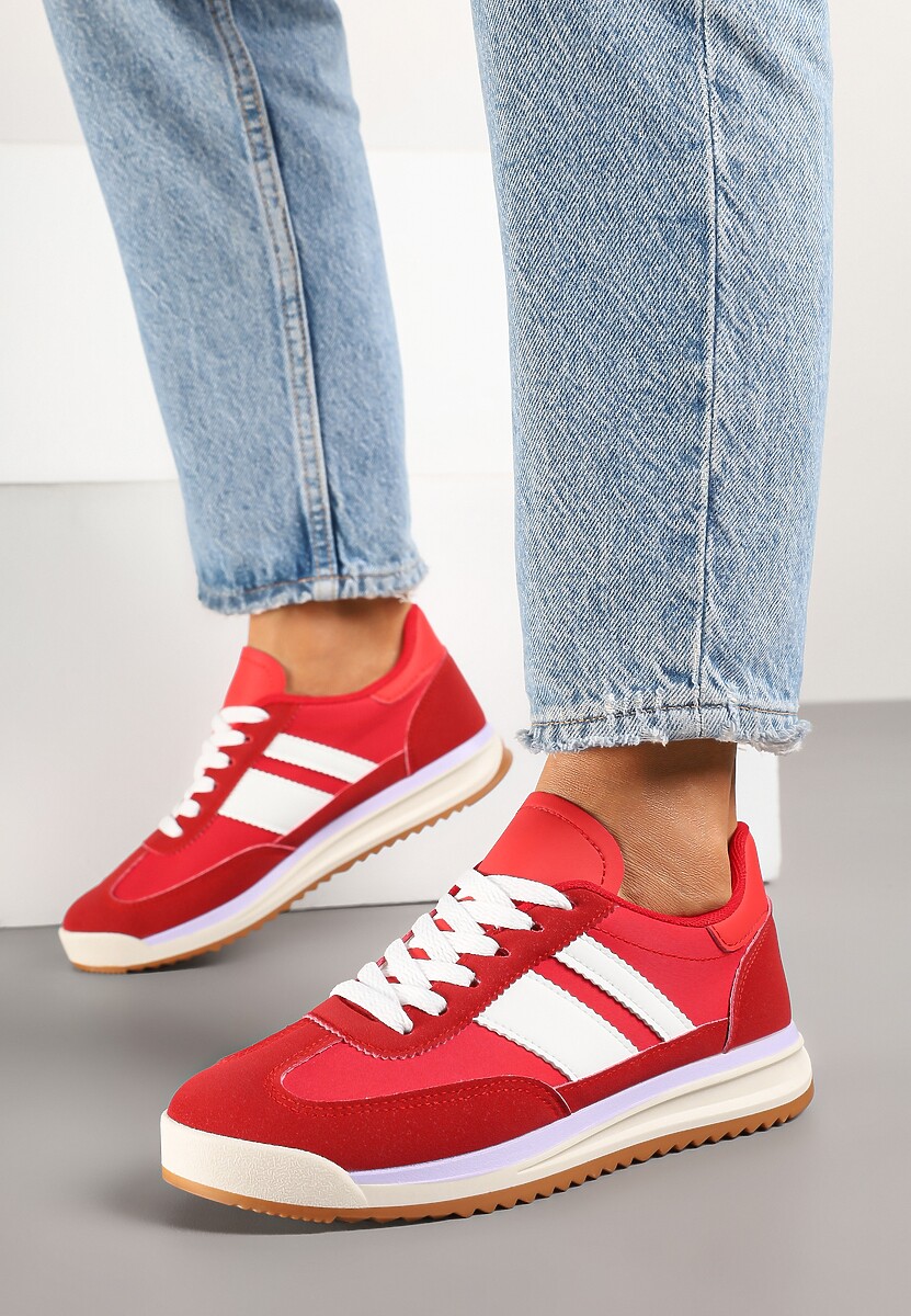 Czerwone Sneakersy w Stylu Kultowych Tenisówek z Przeszyciami Lelluria