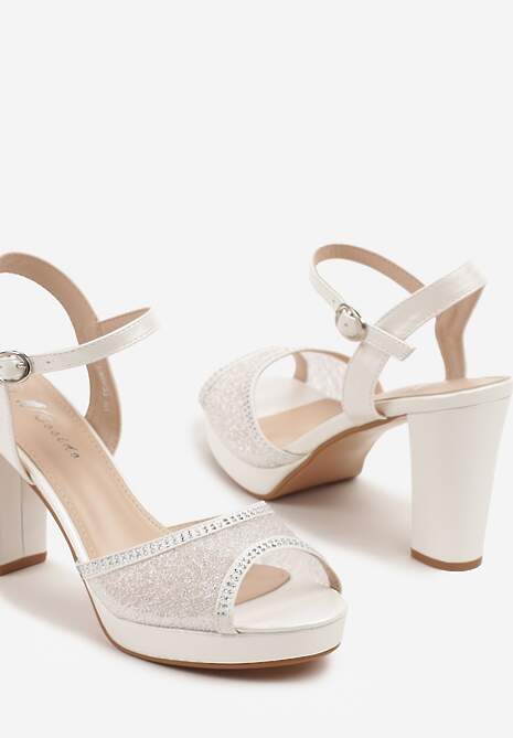 Białe Sandały na Słupku z Cyrkoniami i Koronką Sovriza