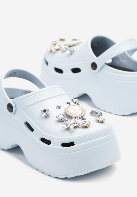 Niebieskie Klapki na Platformie z Wycięciami i Cyrkoniami Wilarna