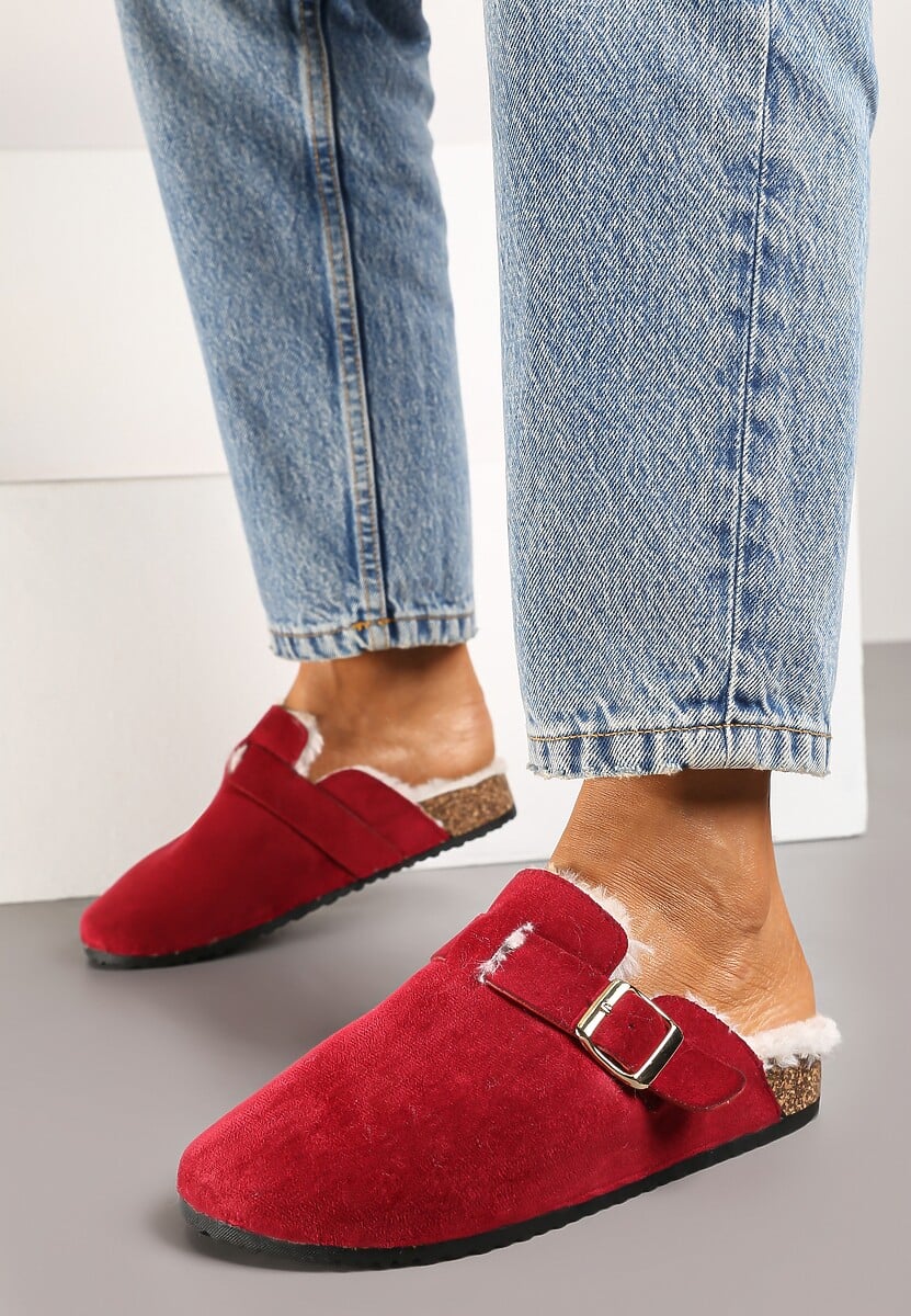 Bordowo-Czerwone Kapcie na Płaskiej Podeszwie Ozdobione  Paskiem z Klamrą Ninnithra