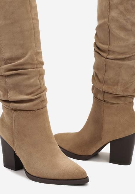 Ciemnobeżowe Kozaki z Ekozamszu na Obcasie Typu Słupek z Marszczeniem przy Cholewce Railaria