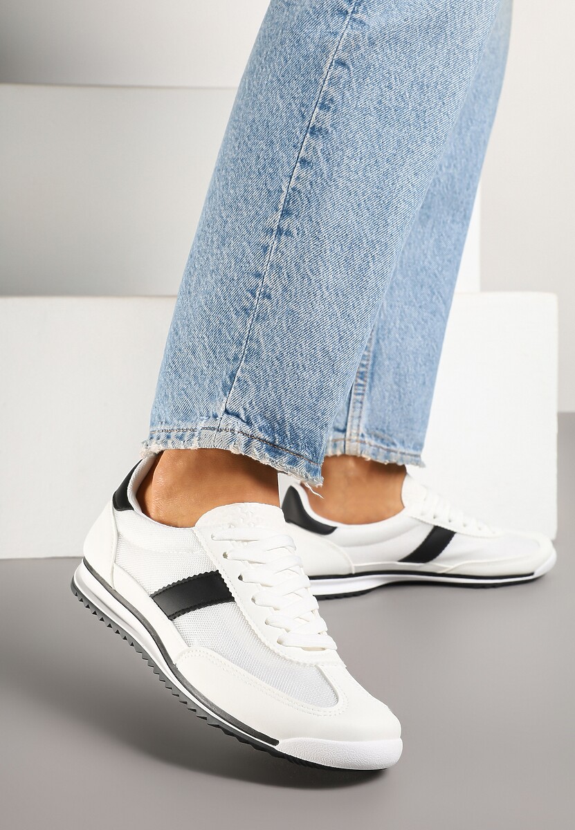 Białe Sneakersy Ozdobione Paskiem Cleova