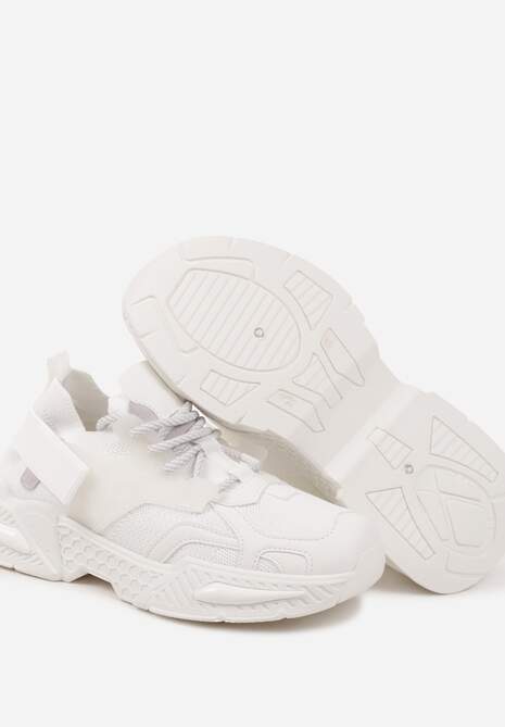 Białe Sneakersy w Streetwearowym Stylu z Ozdobnym Rzepem Akkaria