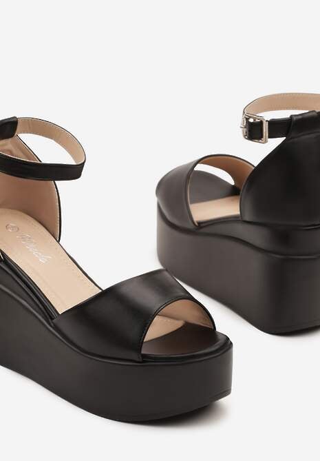 Czarne Sandały na Koturnie z Paskiem z Klamerką Palinorea