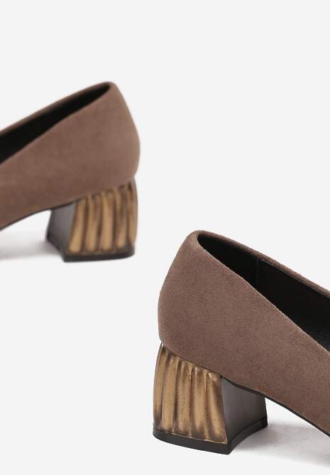 Beżowe Czółenka ze Skórzaną Wkładką i Ozdobnym Słupkiem Saridade