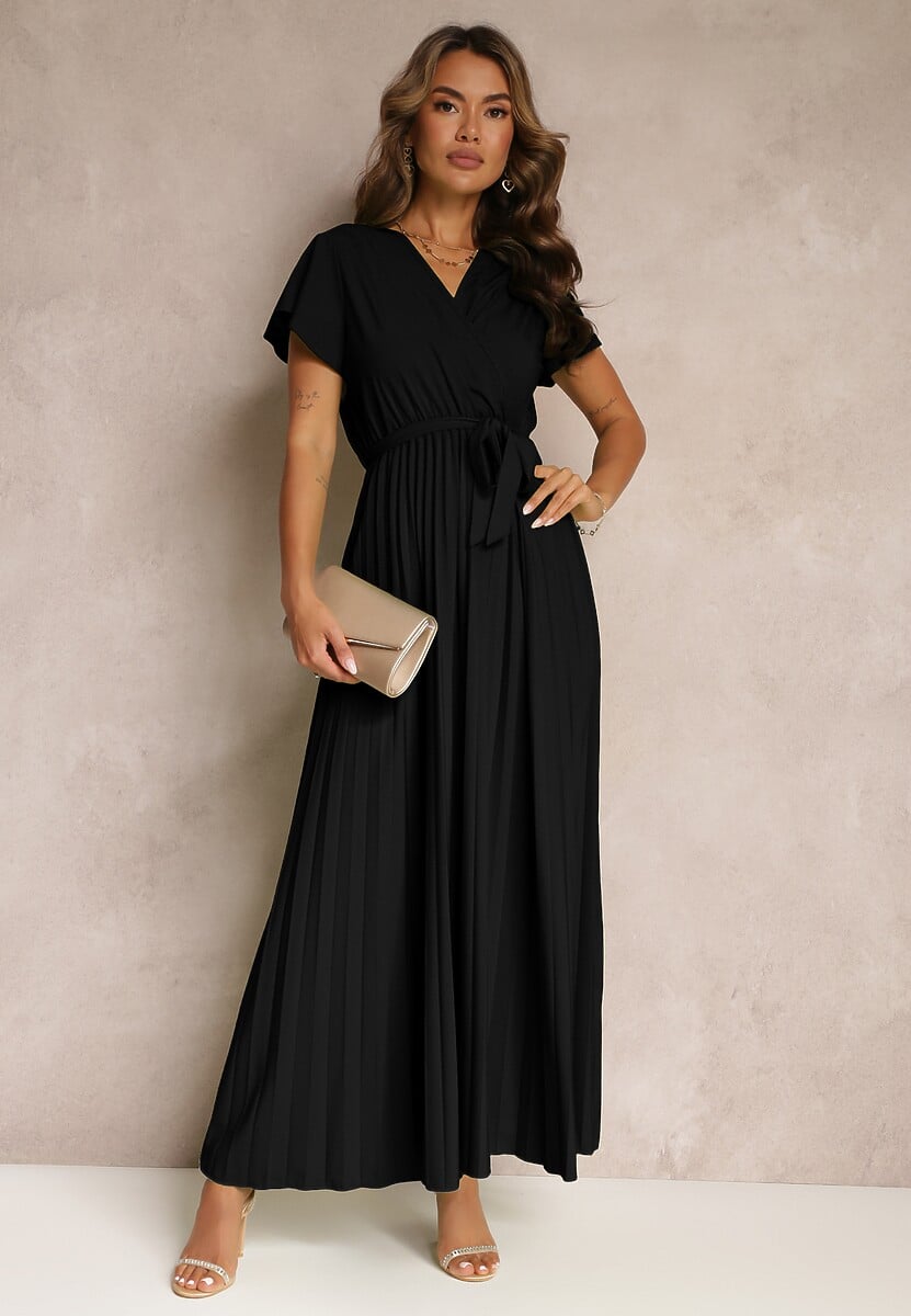 Czarna Koktajlowa Maxi Sukienka Ozdobiona Plisami z Trójkątnym Dekoltem i Wiązaniem w Talii Phoelia