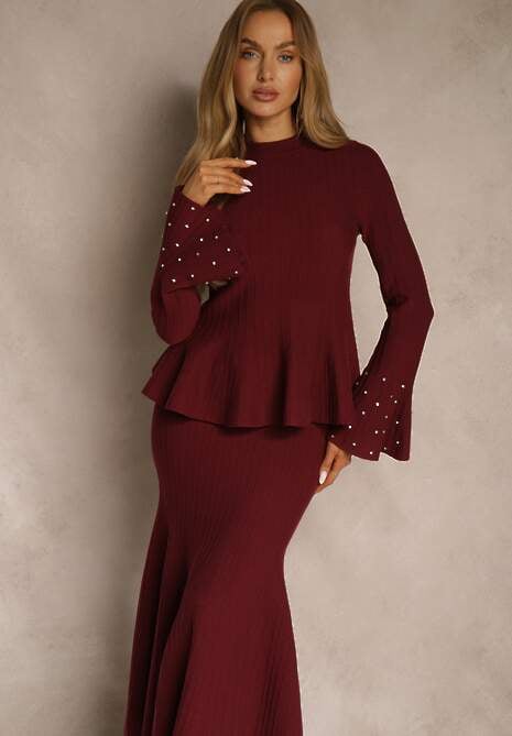 Bordowy Komplet z Dzianiny z Wiskozą Spódnica i Sweter z Baskinką i Cyrkoniami Nereza