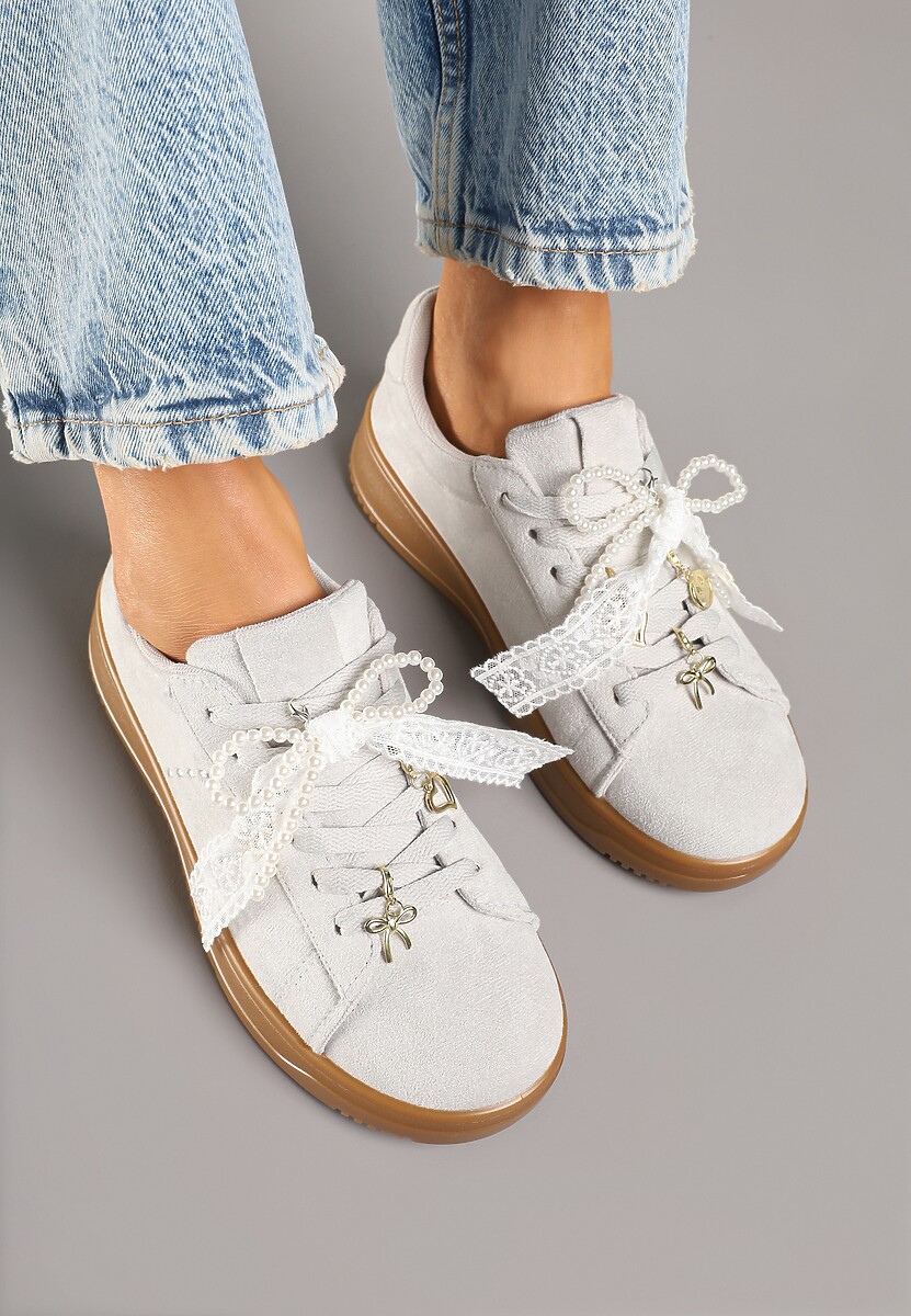 Szare Sneakersy na Niskiej Platformie z Aplikacjami i Kokardkami Divienne