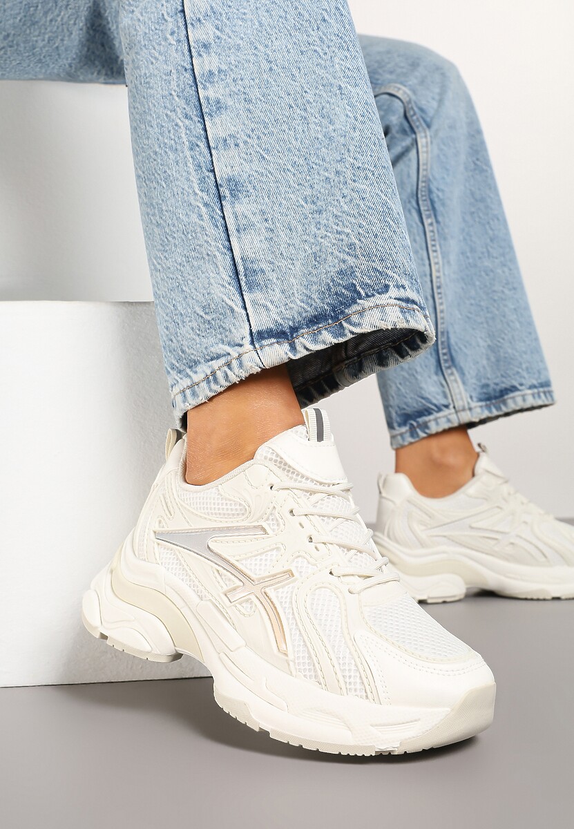 Czarne Sneakersy z Ozdobnymi Paskami Xerraza