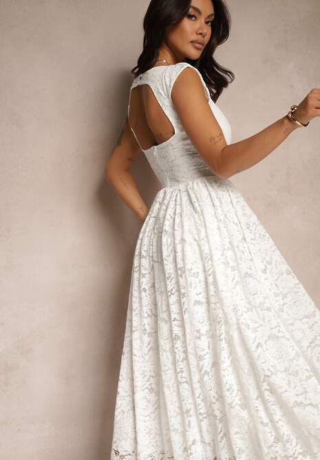 Biała Rozkloszowana Sukienka z Koronki z Wycięciem na Plecach Meltewia